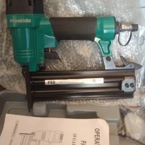 دباسه مسمار meakida